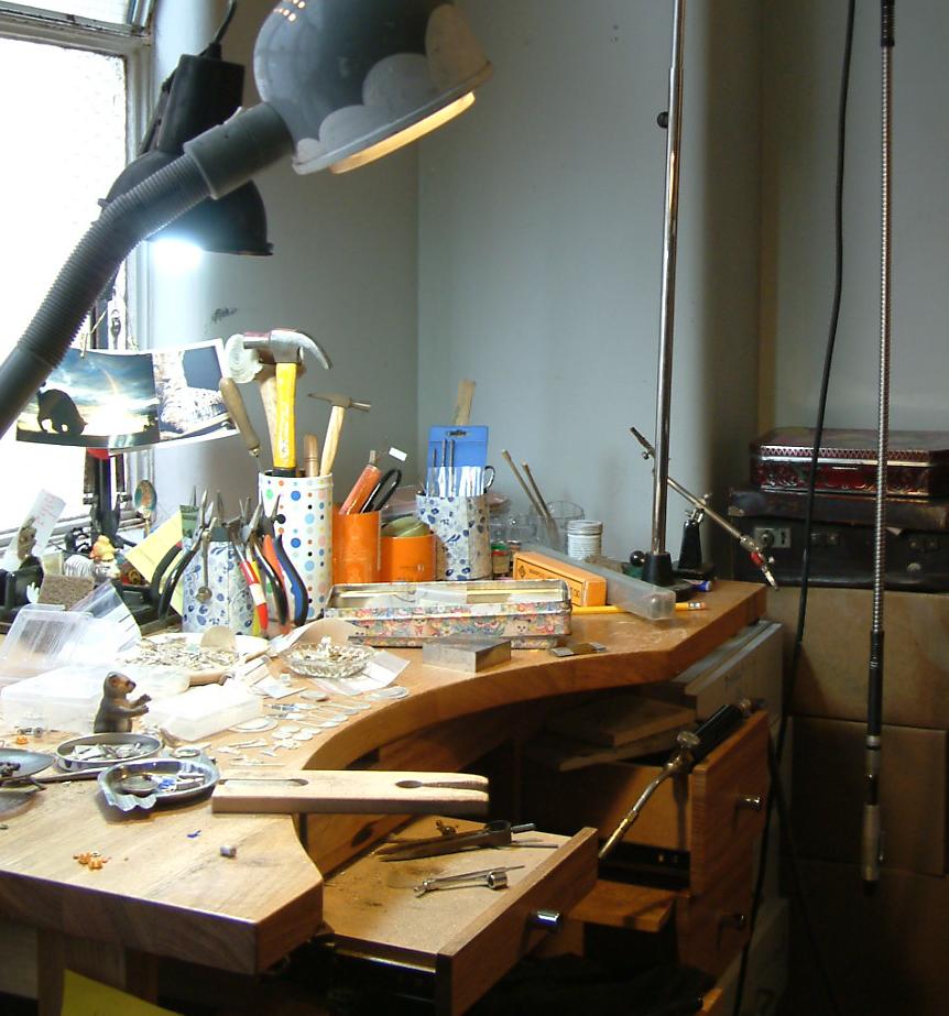 EG Desk