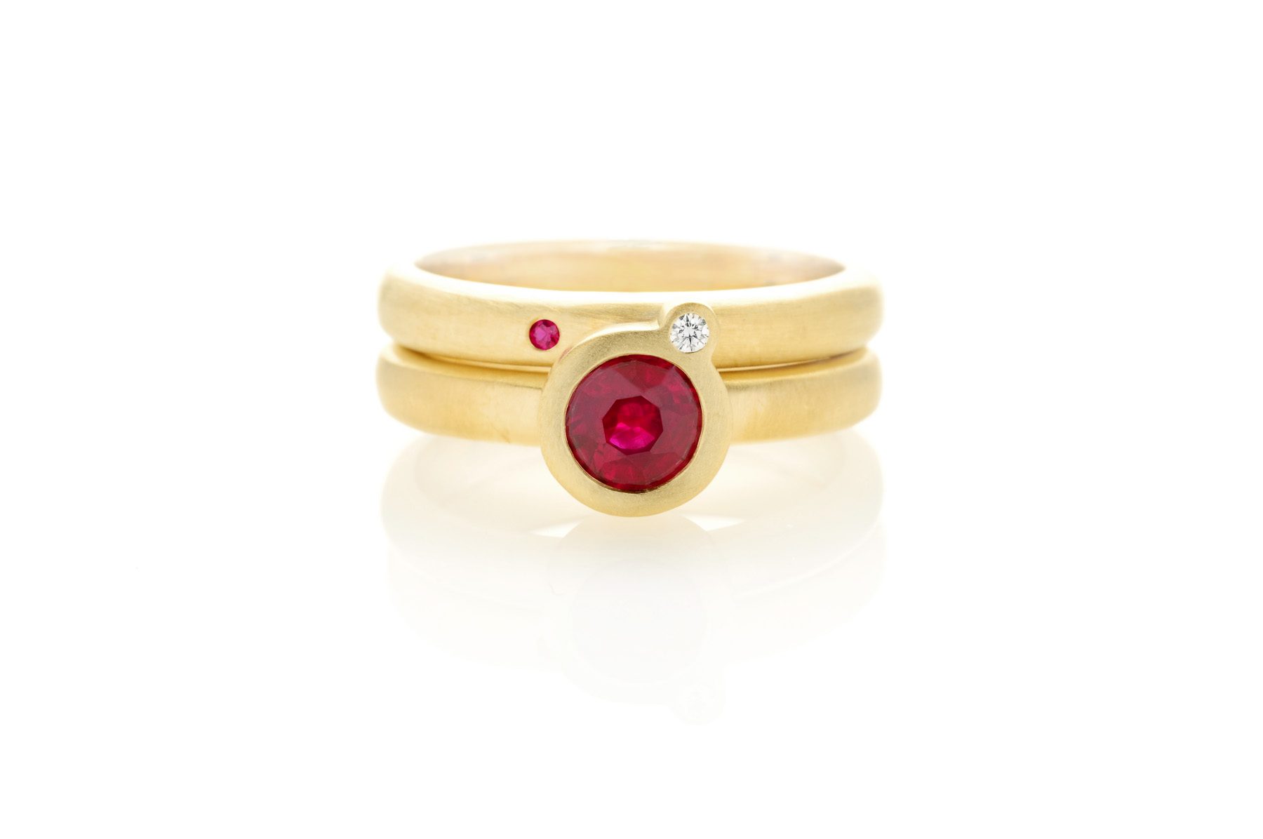 8. Amy Renshaw - My Friend & I - Ring - Ruby