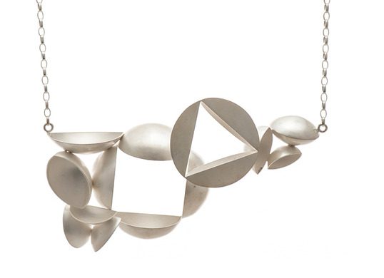 JRH015_8pieceneckpiece_close_news