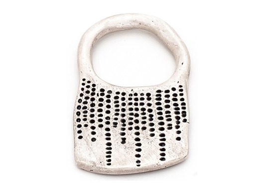JHR025 - Silveracrylicpaintring - News
