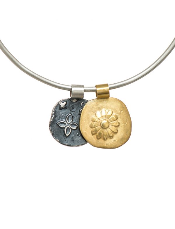 Two Circle Flowers Bracelet – Gold & Black