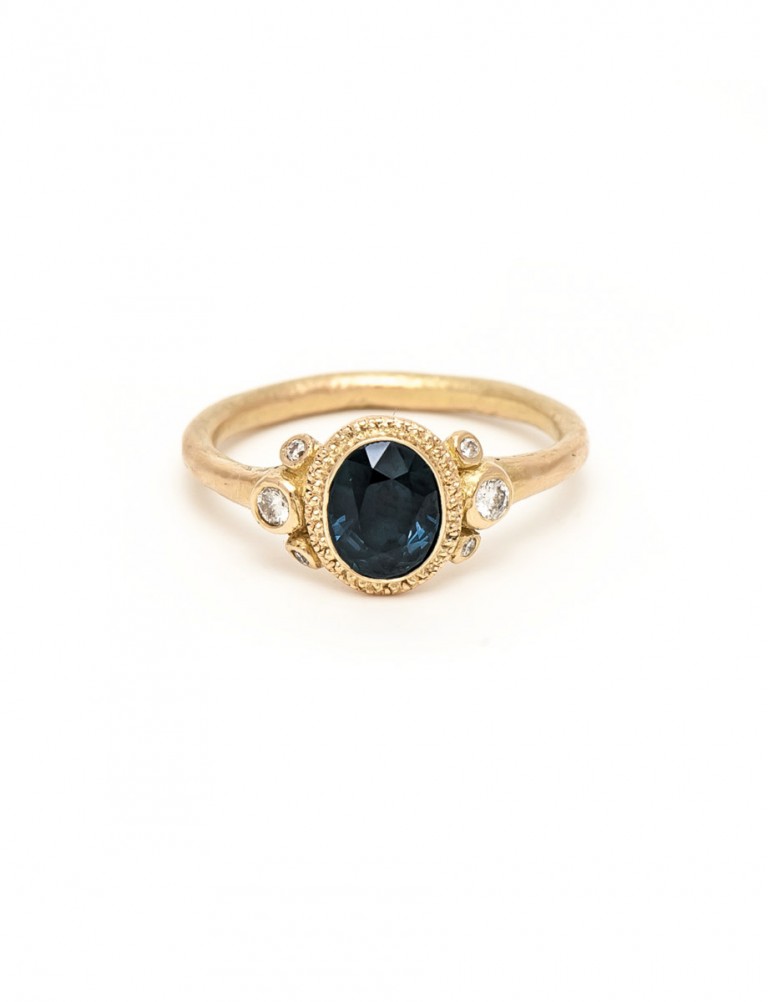 Old World Ring – Sapphire