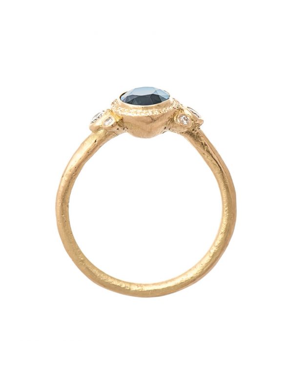 Old World Ring – Sapphire