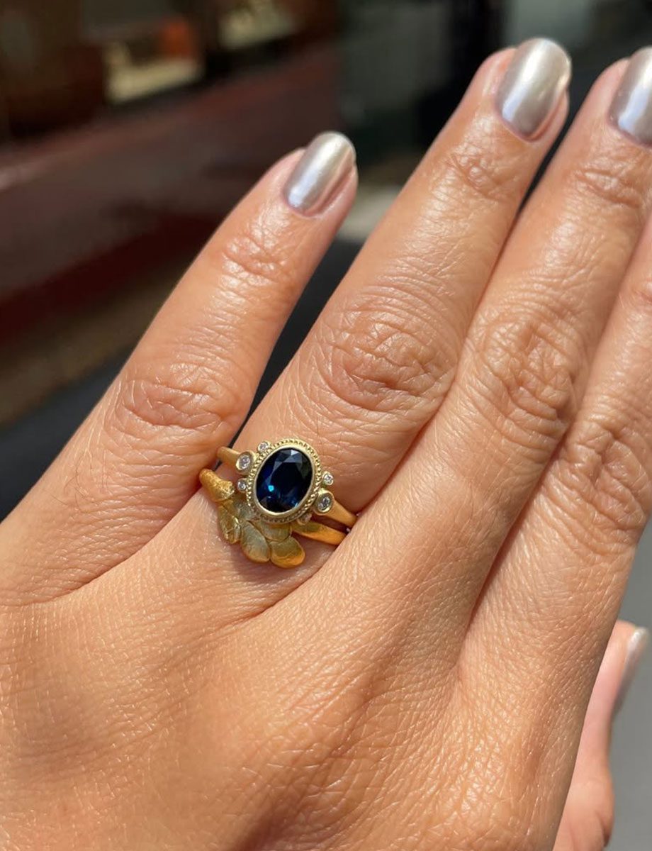 Old World Ring – Sapphire