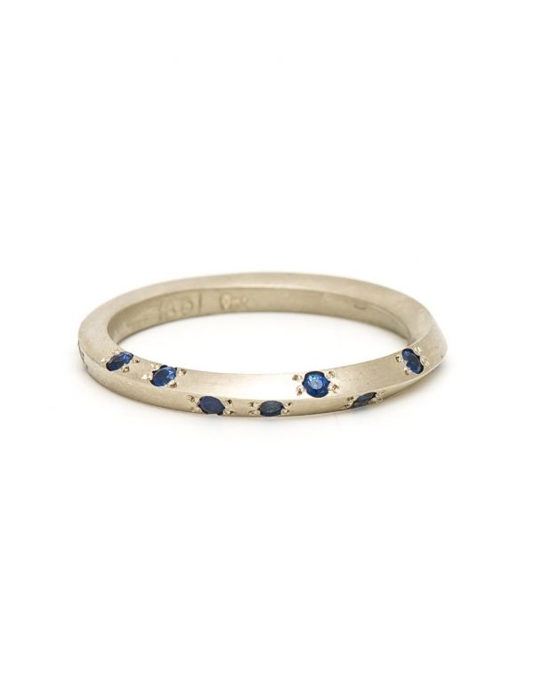 Mobius Ring – Sapphire