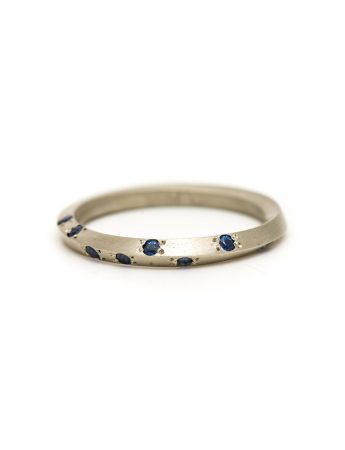 Mobius Ring – Sapphire