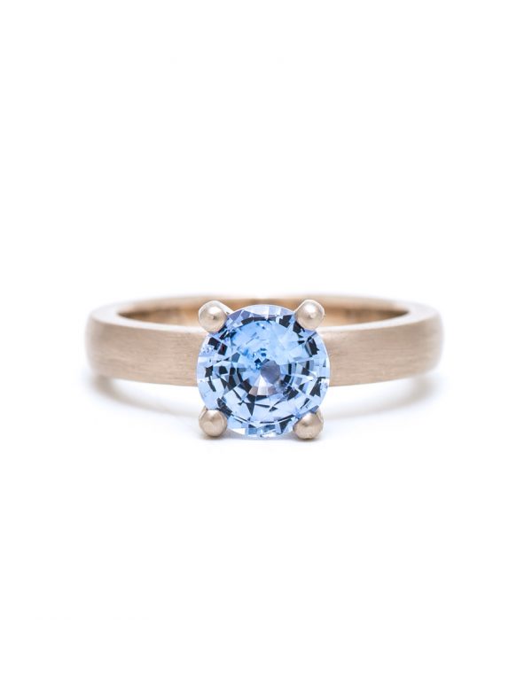 Brilliant Solitaire Ring – Cornflower Blue Sapphire