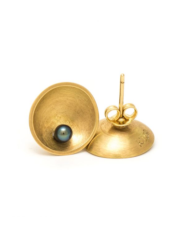 Dish Stud Earrings – Gold & Pearl