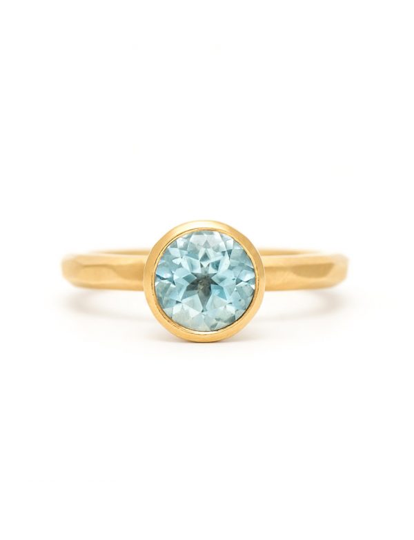 Aquamarine Ring – Yellow Gold