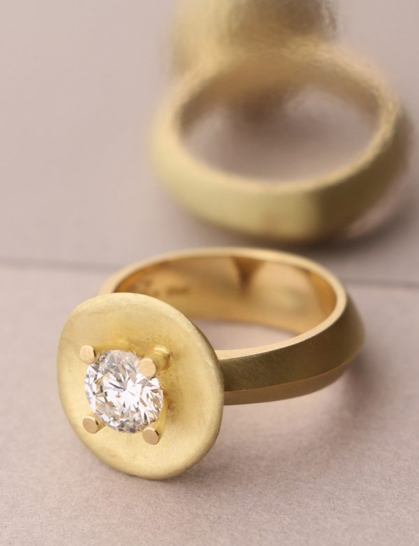 Buttercup Ring – Yellow Gold & Diamond