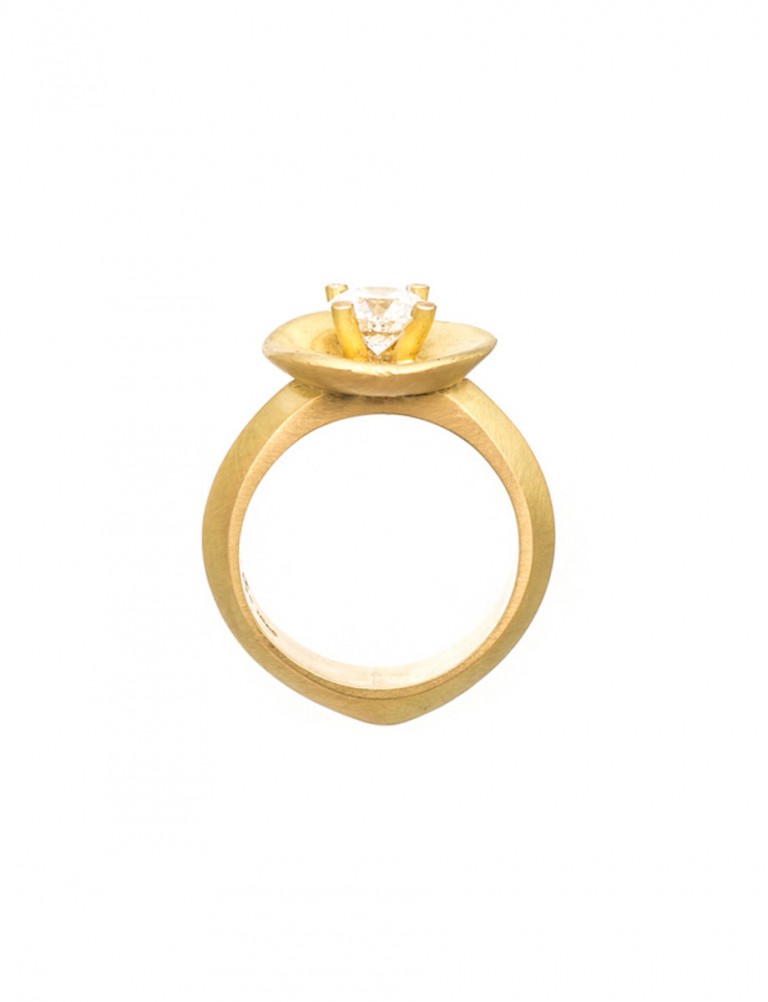 Buttercup Ring – Yellow Gold & Diamond