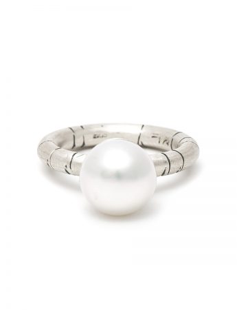 Mermaid Bauble Pearl Ring – Silver