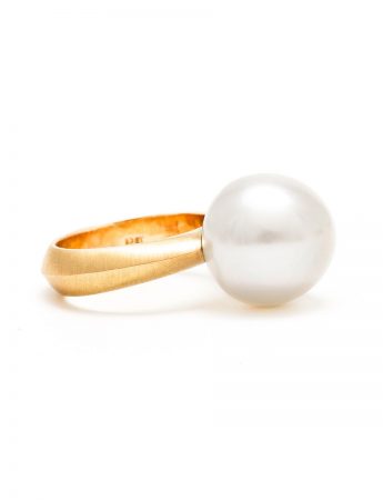 Pearl Ring – Yellow Gold