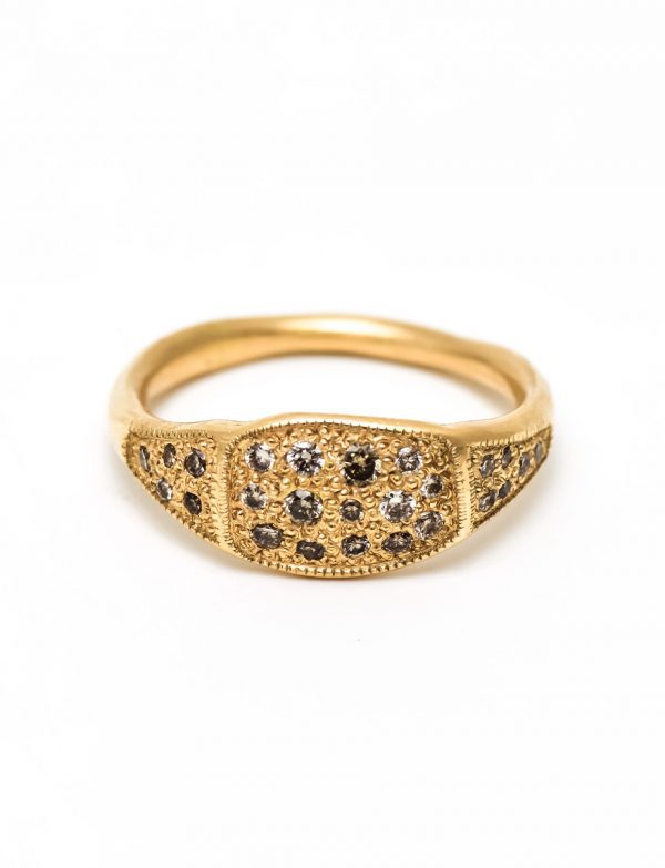 Golden Signet Ring – Champagne Diamonds