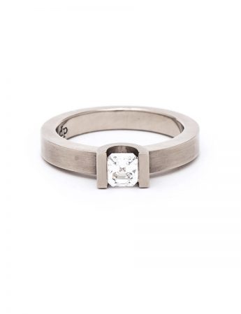 Curve Set Ring – Asscher Cut Diamond