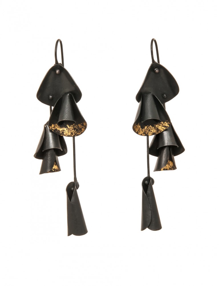 Long Pea Flower Earrings – Black & Gold