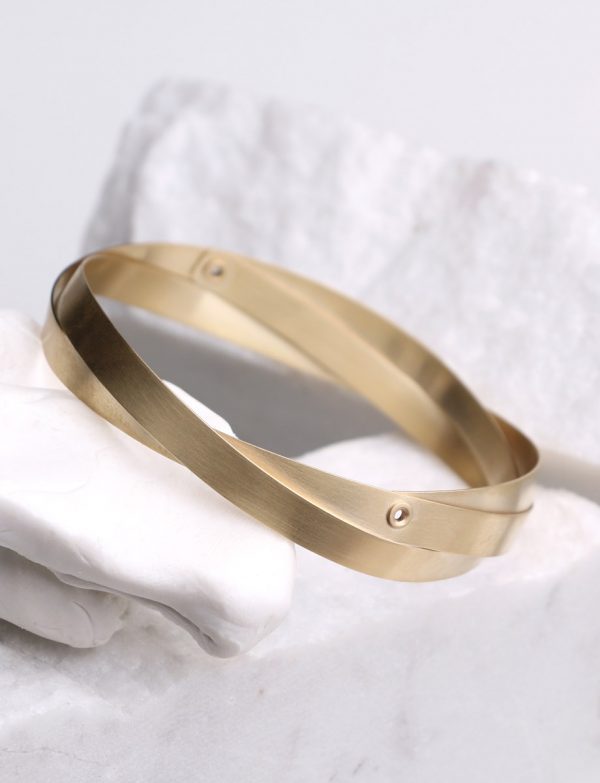 Twist Bangle – Yellow Gold