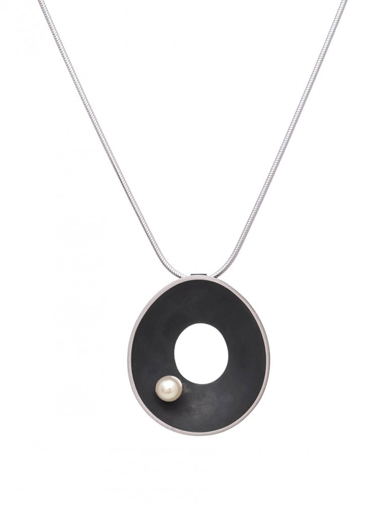 Black Open Sea Dish Necklace – Pearl