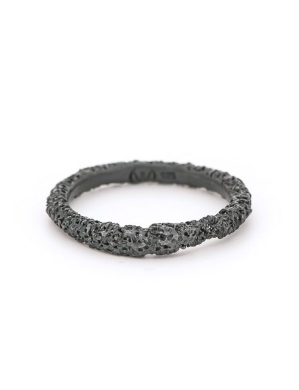Thin Sunken Ring – Black