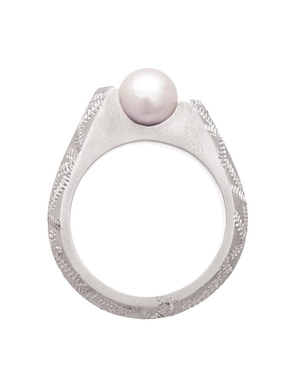 Lustre Pearl Ring