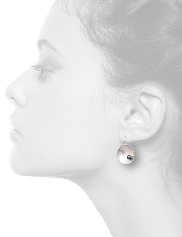 Small Sea Dish Hook Earrings – Grey Pearl