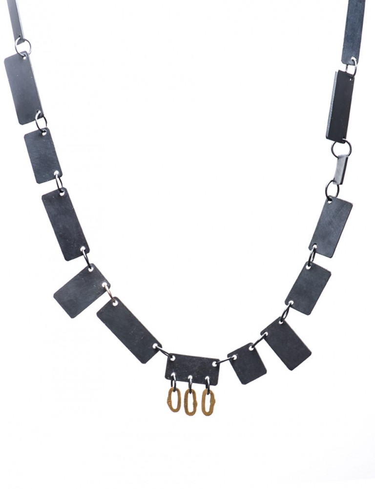 Shikaku Necklace – Black & Gold