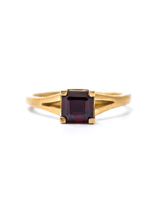Garanatus Ring – Garnet