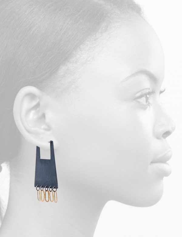 Shikaku Square Pyramid Earrings – Gold