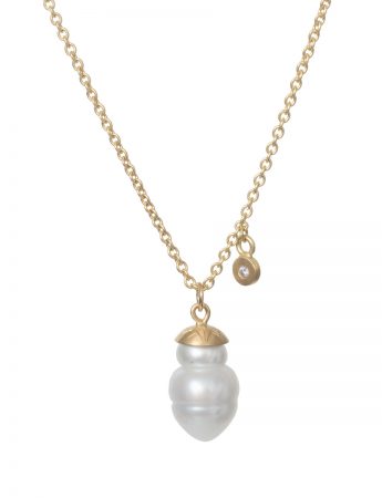 North Star Pearl Pendant Necklace