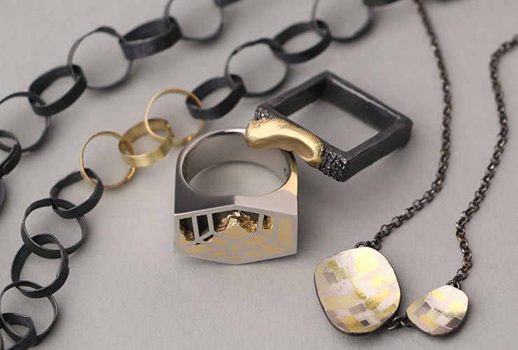Inimitable Group - Black & Gold - Closer