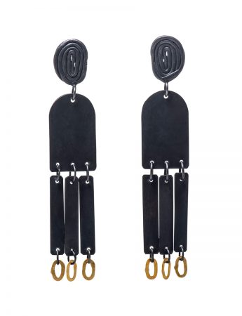 Neru Noodle Earrings – Black & Gold