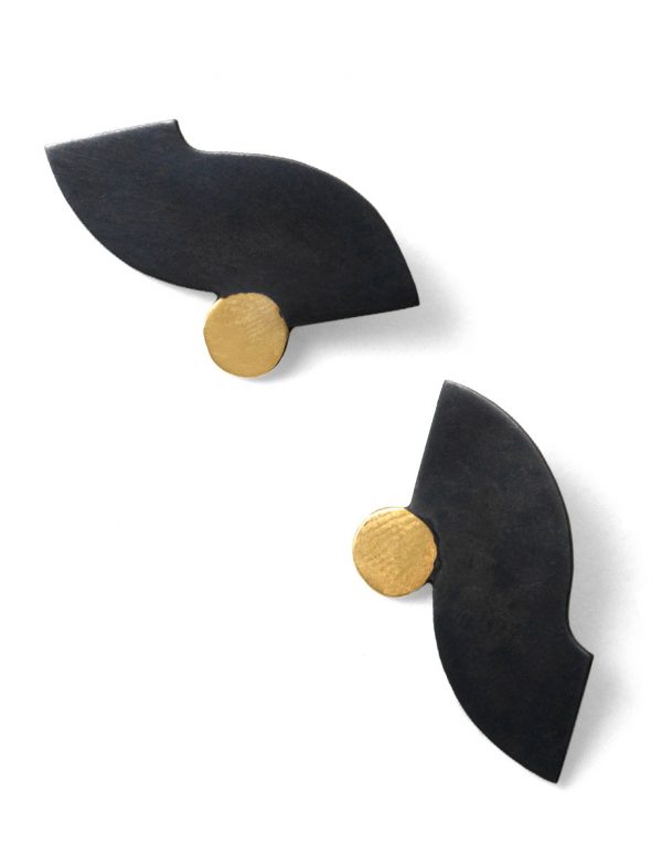 Curve Stud Earrings – Black & Gold