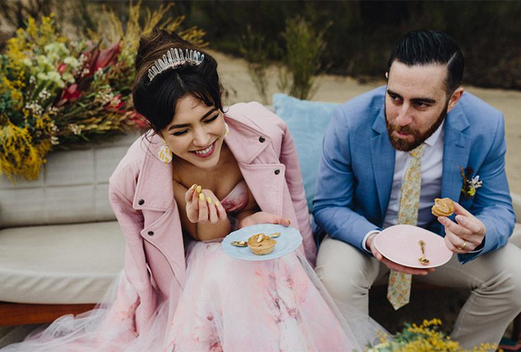 Amy & Nick's retro Australiana wedding shoot - eating cake