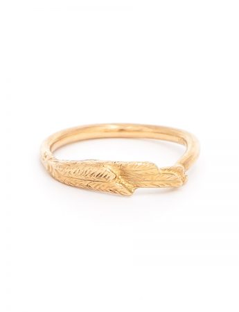 Overlapping Feather Ring