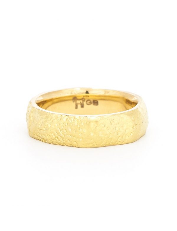 Textura Dot Wide Ring – Yellow Gold