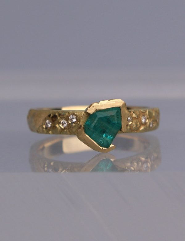 Textura Free-form Emerald Ring