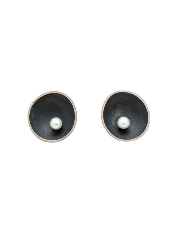 Small Blackened Sea Dish Stud Earrings – White Pearl