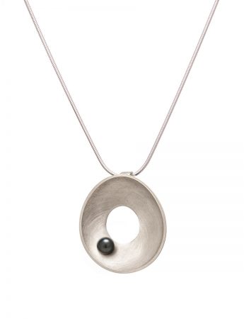 Open Sea Dish Necklace – Silver & Black Pearl