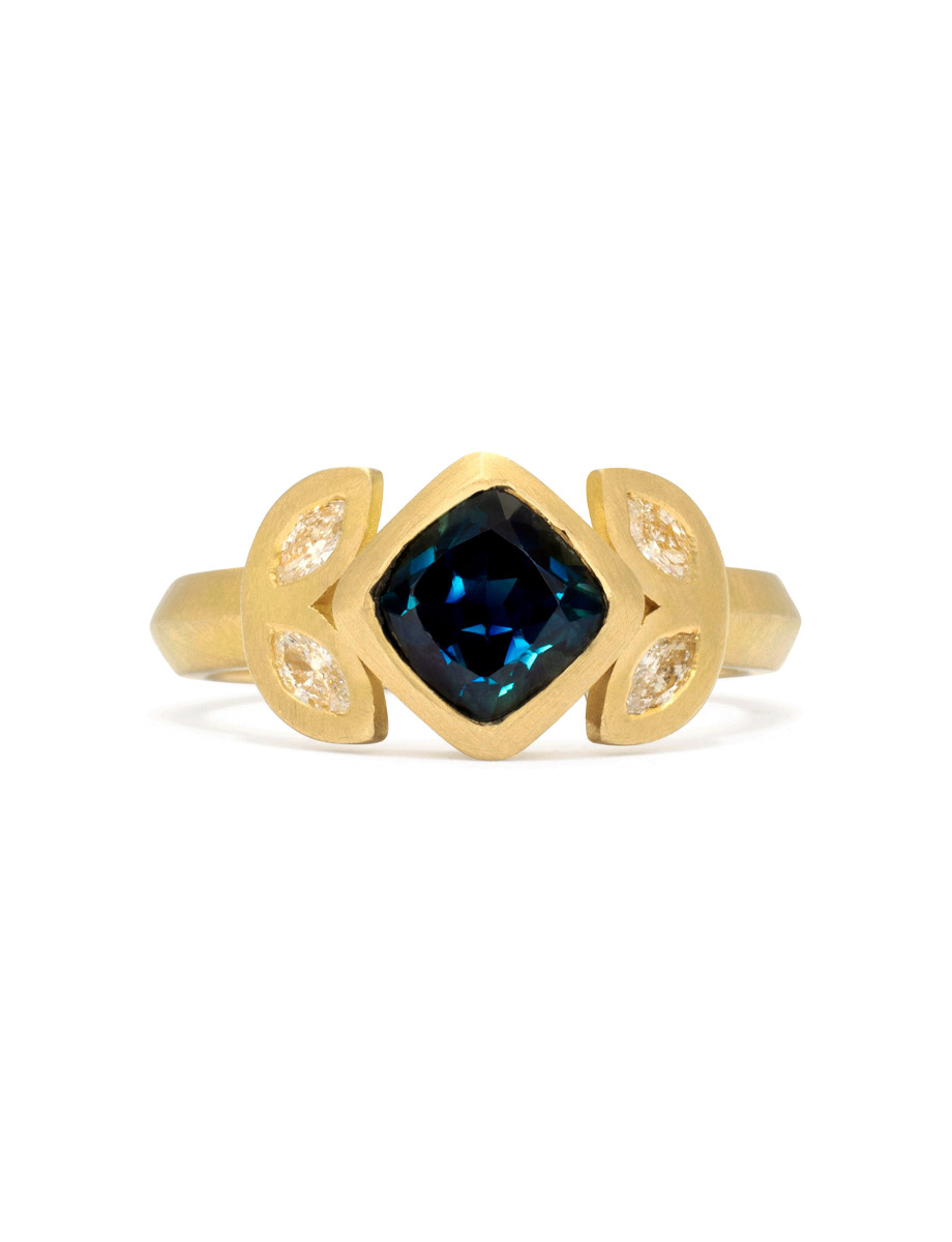 Nouveau Ring – Yellow Gold, Parti Sapphire & Diamonds
