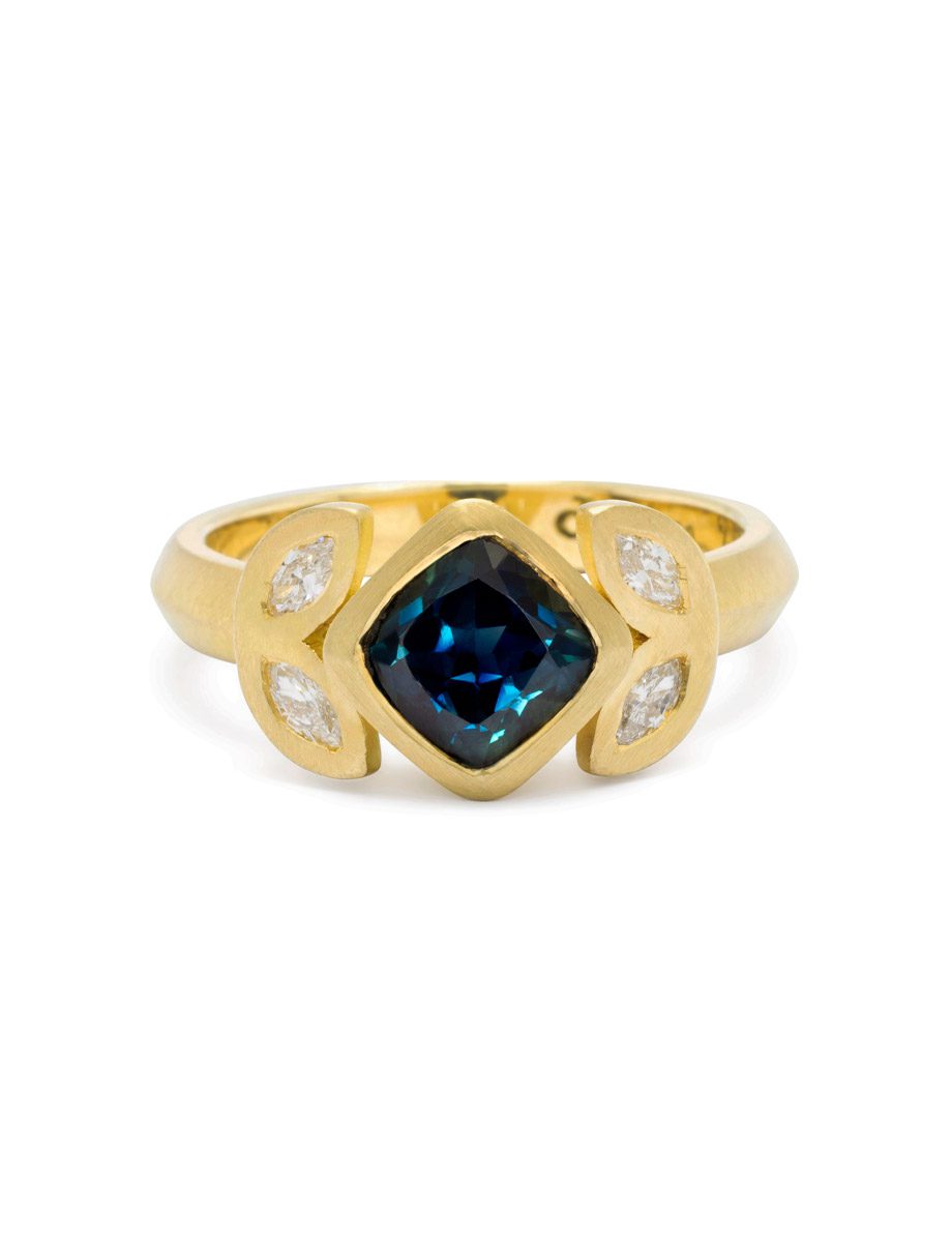 Nouveau Ring – Yellow Gold, Parti Sapphire & Diamonds