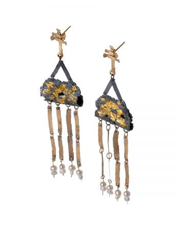 Domitila Earrings – Black, Gold & Pearl