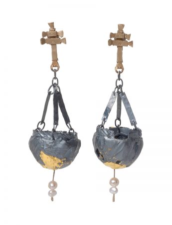 Botafumeiro Earrings – Blackened Silver, Gold & Pearl