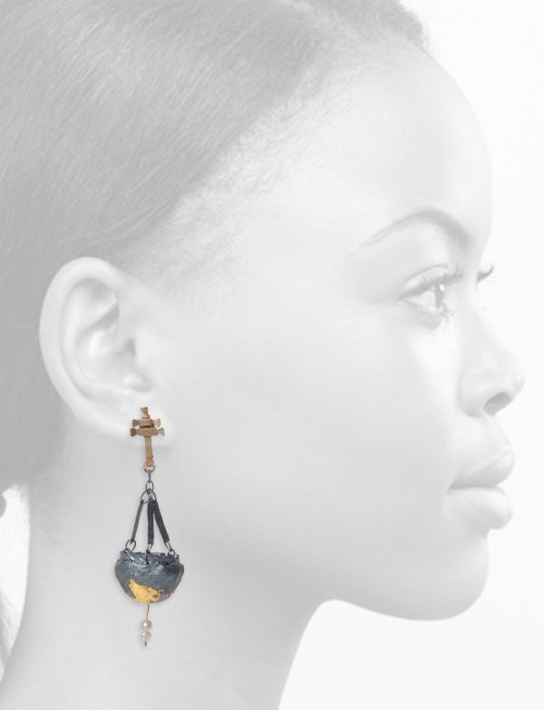 Botafumeiro Earrings – Blackened Silver, Gold & Pearl