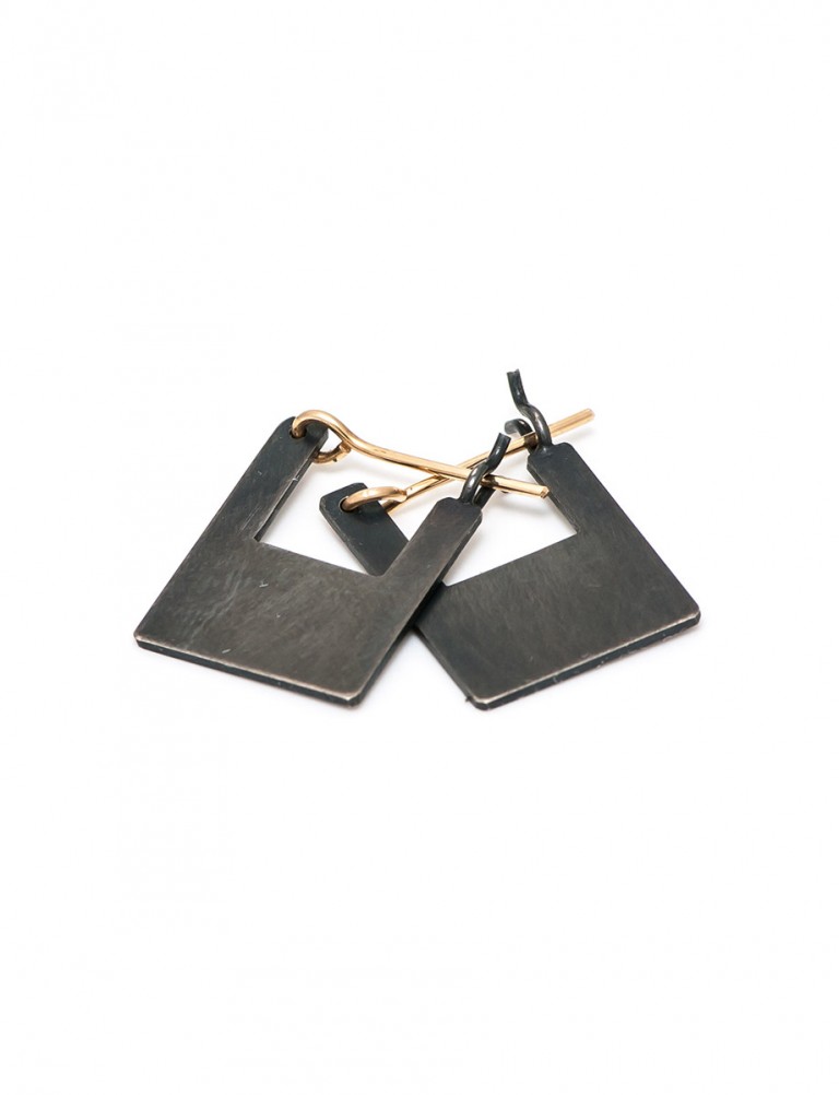 Shikaku Square Pyramid Earrings – Small