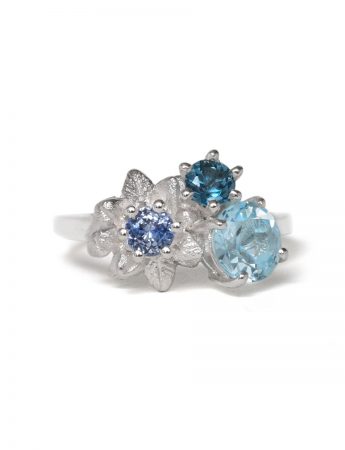 Medium Forget Me Not Floral Posy Ring – Blue