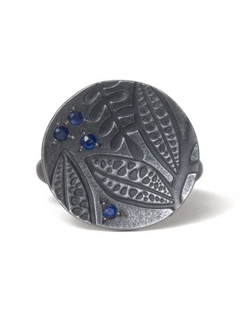Black Leaf Imprint Ring – Sapphire