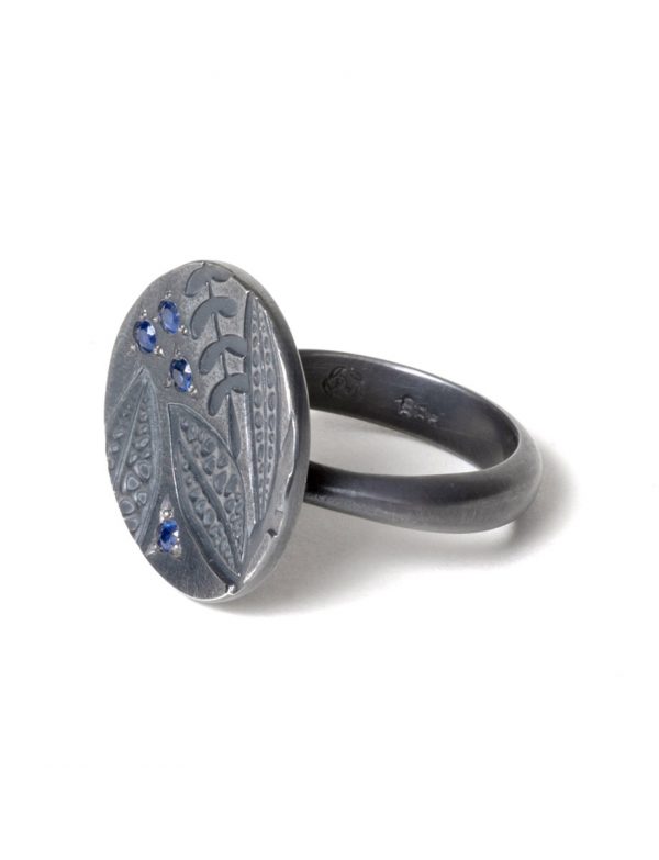 Black Leaf Imprint Ring – Sapphire