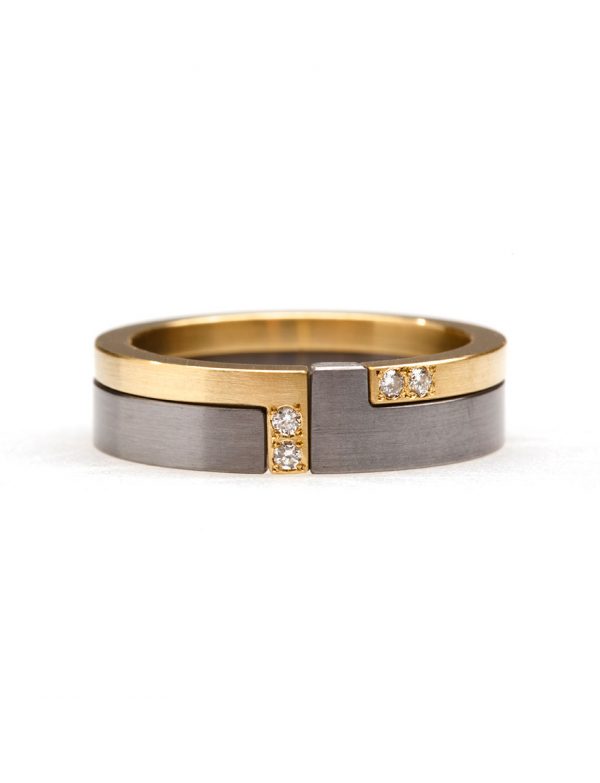 Ninety Degrees Diamond Ring – Yellow Gold