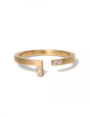 Ninety Degrees Diamond Ring – Yellow Gold