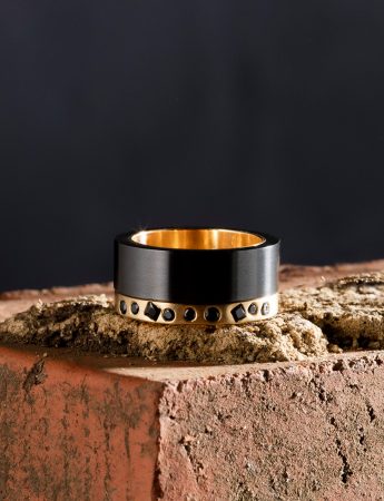 Beekeeper Ring – Black Diamonds
